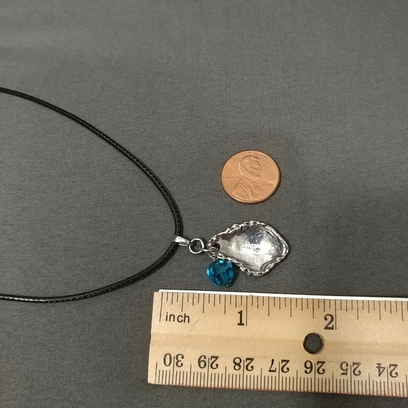 Oyster Shell Pendant with Turquoise Charm Necklace Clam Shell Silver - Picture 8 of 15